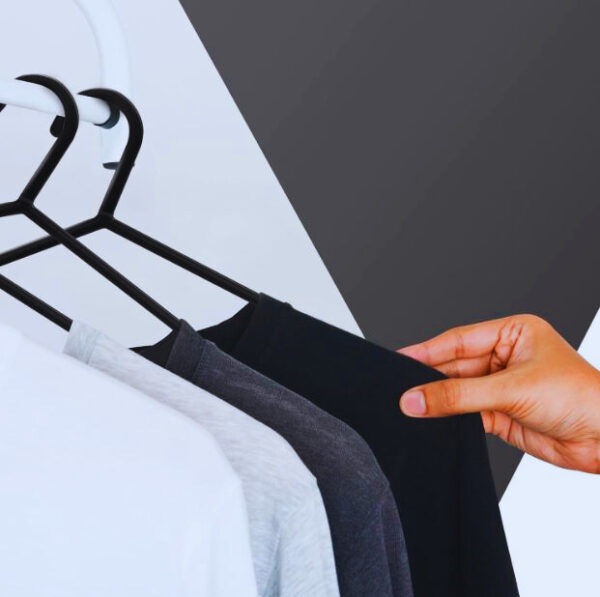 KEPLIN Adult Plastic Coat Hangers - 25pk, Black, Strong, with Clips, 37.5cm Wide